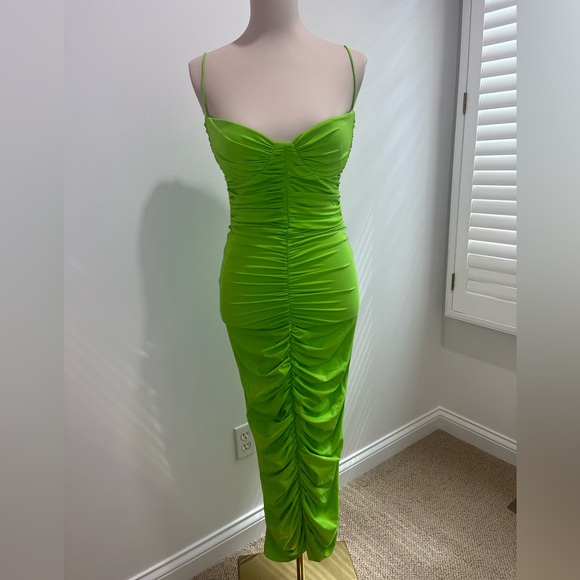 Alex Perry Everett Ruched Maxi Dress in Green Apple - Picture 11 of 16
